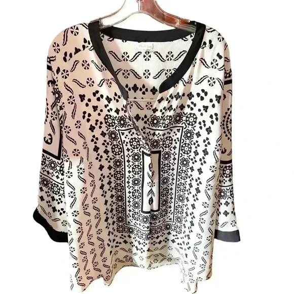 Antilia Femme 3X off white & black tunic length blouse with side slits EUC. - Picture 1 of 12